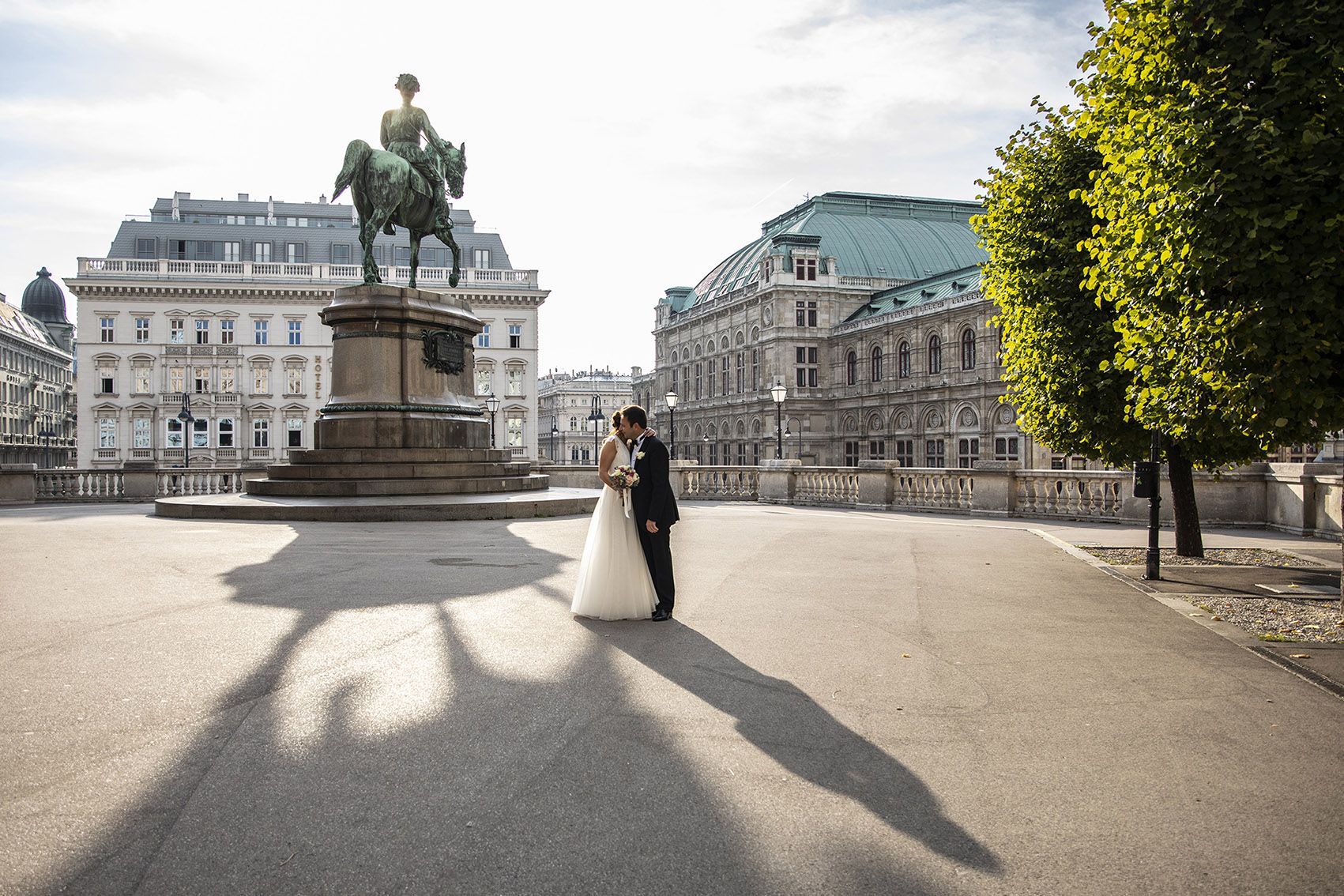 Destination wedding photographer Vienna Austria capturing bride and groom in Vienna